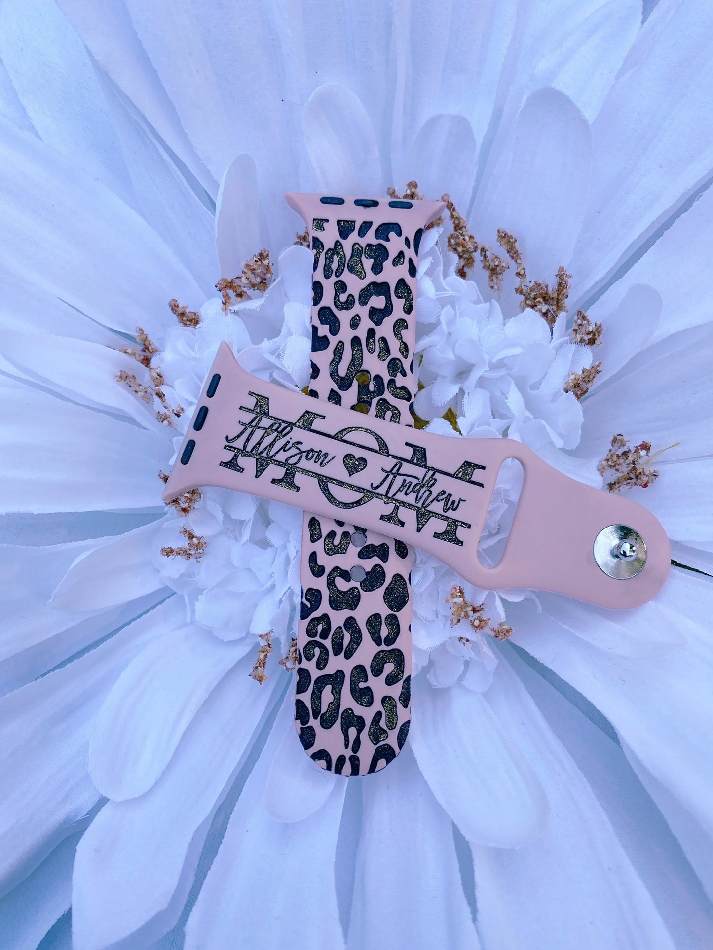Leopard Print Watch Band Cheetah Print custom laser engraved watch band Mommy, Mama, Mom, Nana, gift apple watch band 38 40 41 42 45 49 mm